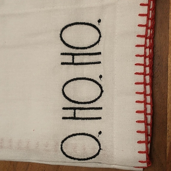 NWT🧑‍🎄RAE Dunn SET OF 4 EMBROIDERED NAPKINS18 IN X 18 IN - Picture 3 of 7